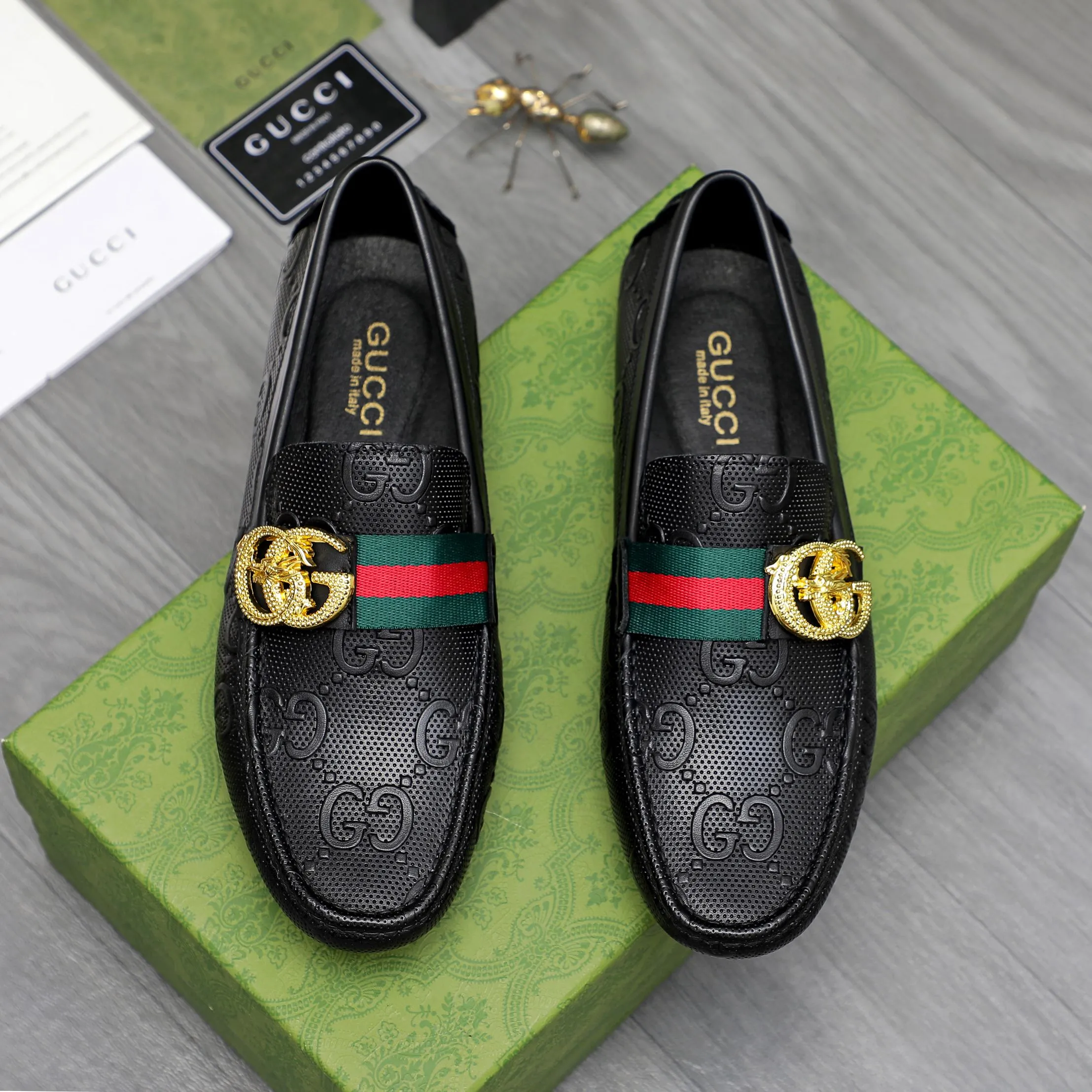Men's shoes 💰400 Product trademark: GUCCI "Gucci" casual slip-on shoes Regular size: 38-45 (45 is custom-made and non-returnable) Product materials: Selected embossed cowhide upper, branded metal buckle decoration, pigskin lining, rubber outsole